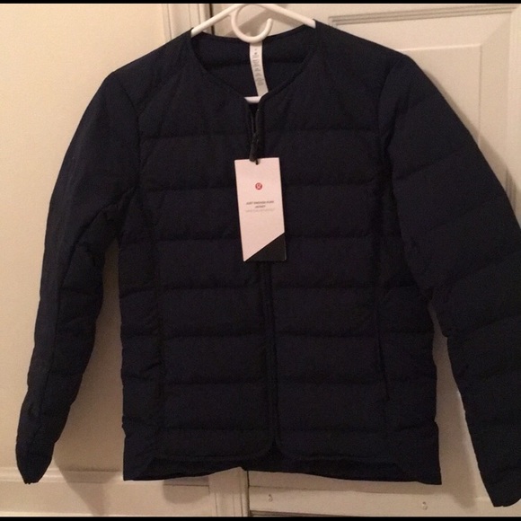 Lululemon just enough puff jacket “inkwell” size 4 - Picture 2 of 8